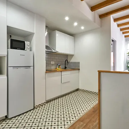 Ol Cute Apartment In Quiet Olivera St Apartment